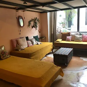 Le Chill De Zoe Et La Petite Boheme Marseille